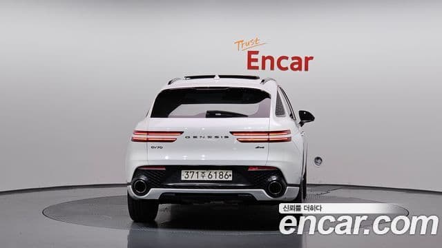 Genesis GV70, 2022 4