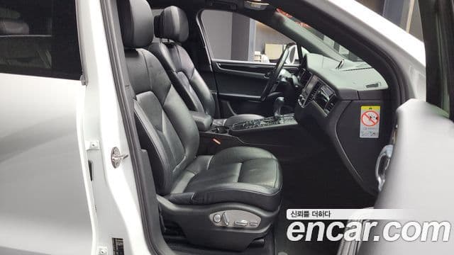 Porsche Macan 95B, 2017 11