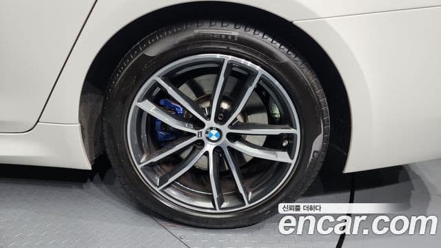 BMW 5시리즈 (G30) 520i M Sport, 2022 все фото