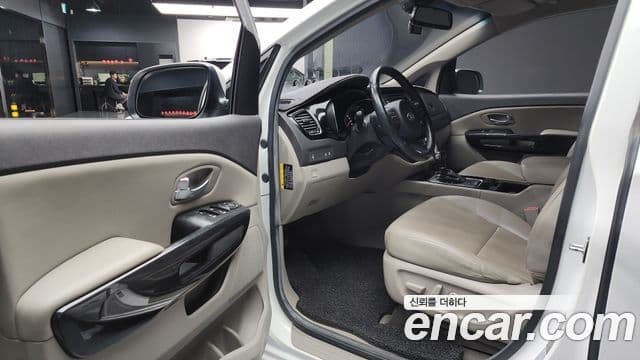 Kia All New Carnival Prestige, 2015 10