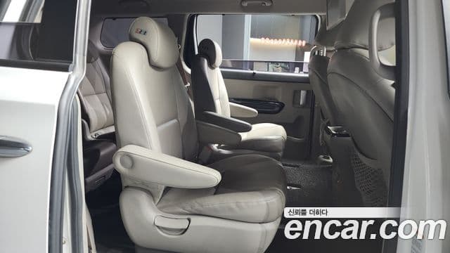 Kia All New Carnival Prestige, 2015 12