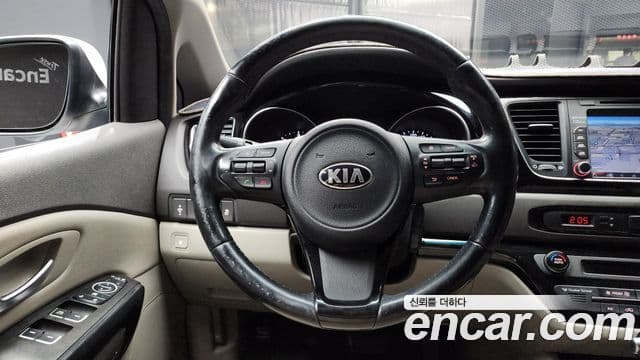 Kia All New Carnival Prestige, 2015 13
