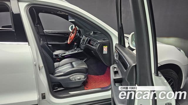 Porsche Macan 95B, 2015 11