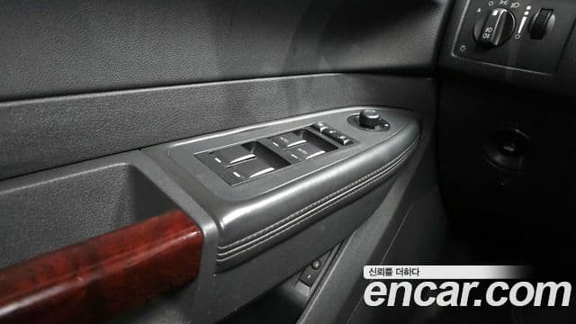 크라이슬러 300C, 2008 17