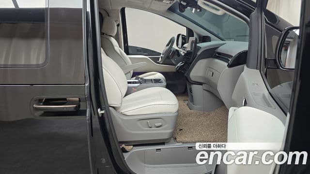 Hyundai Staria лимузин, 2024 11