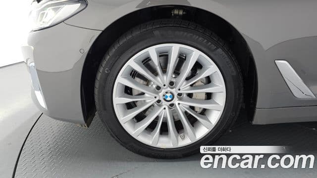 BMW 5시리즈 (G30) Luxury, 2022 все фото