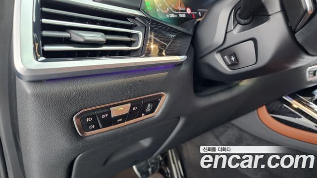 BMW X7 (G07) xDrive 40i M Sport 6인승, 2022 14