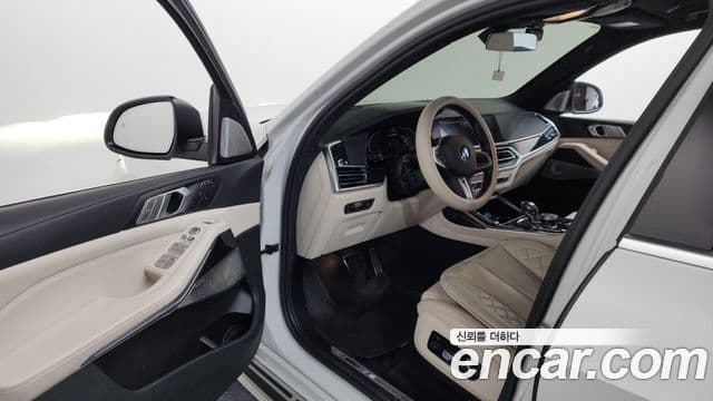 BMW X7 (G07) xDrive 40i M Sport 6인승, 2022 10