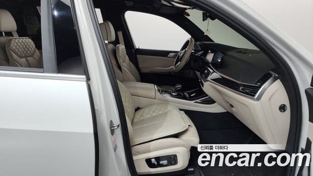 BMW X7 (G07) xDrive 40i M Sport 6인승, 2022 11