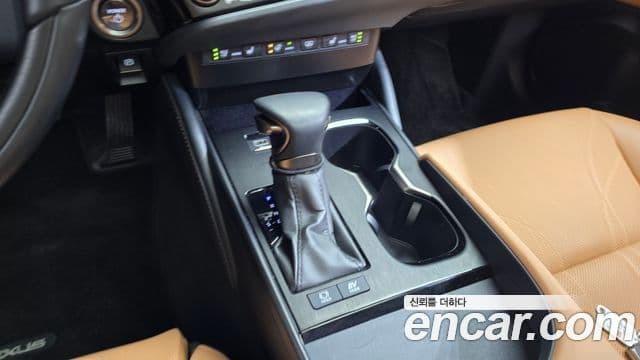 Lexus ES300h 7세대 Luxury Plus, 2023 9
