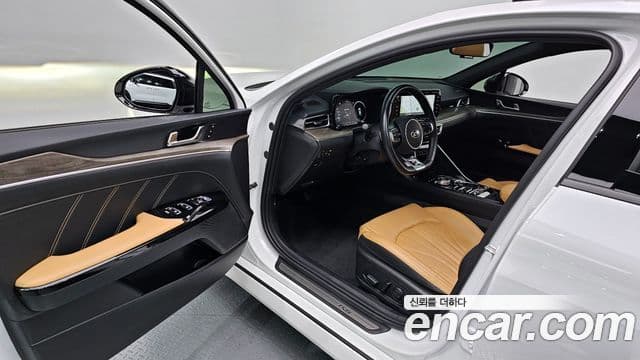 Kia K5 3세대 Signature, 2020 11