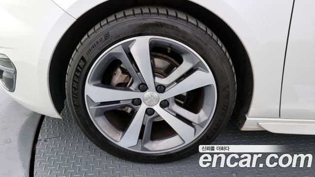 Peugeot 308 2세대 1.6 BlueHDi GT Line, 2018 все фото