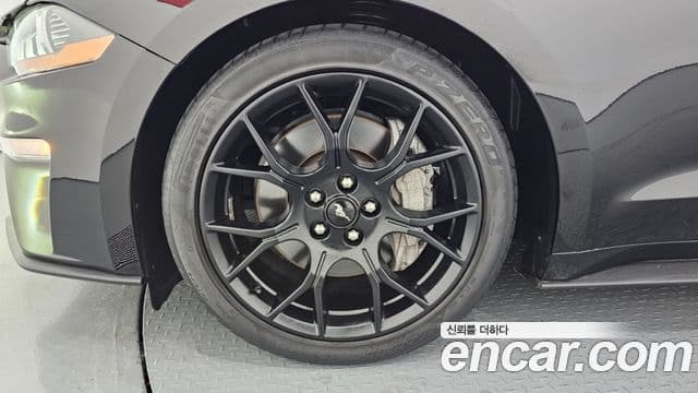 Ford Mustang кабриолет, 2020 все фото