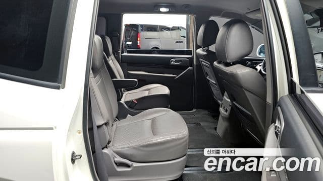 KG모빌리티(SsangYong) Korando 투리스모 4WD outdoor Edition 9인승, 2016 11