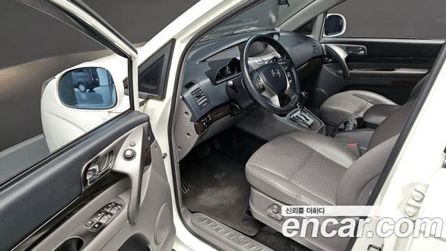 KG모빌리티(SsangYong) Korando 투리스모 4WD outdoor Edition 9인승, 2016 12