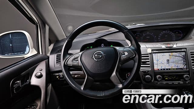 KG모빌리티(SsangYong) Korando 투리스모 4WD outdoor Edition 9인승, 2016 13