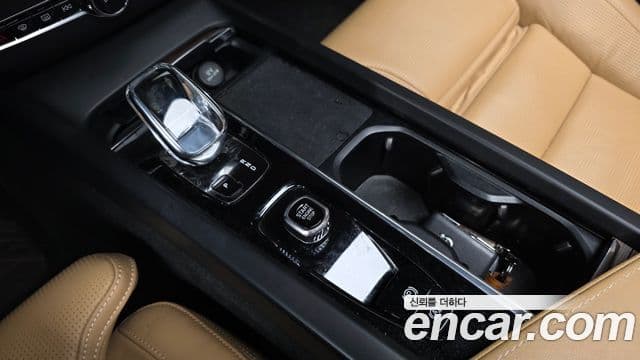 Volvo XC60 2세대 B5 Inscription, 2022 9