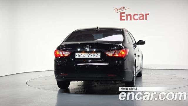 Hyundai YF Sonata люксовая версия, 2010 4