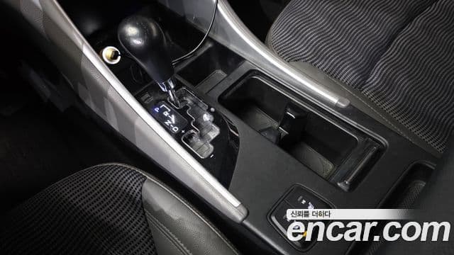 Hyundai YF Sonata люксовая версия, 2010 9