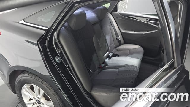 Hyundai YF Sonata люксовая версия, 2010 11