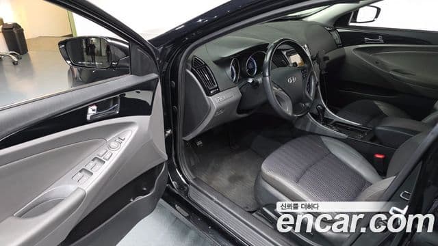 Hyundai YF Sonata люксовая версия, 2010 12