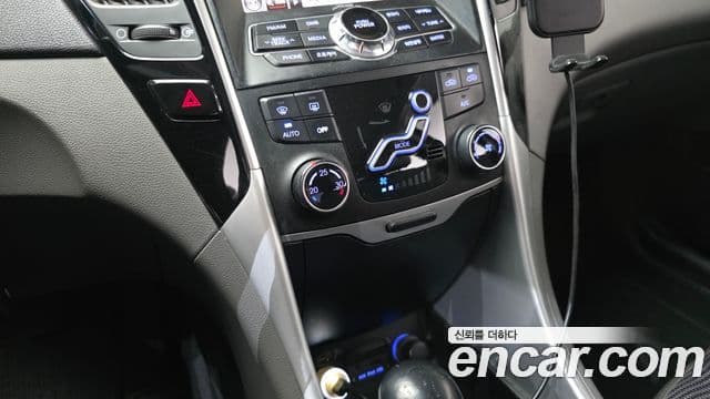 Hyundai YF Sonata люксовая версия, 2010 17