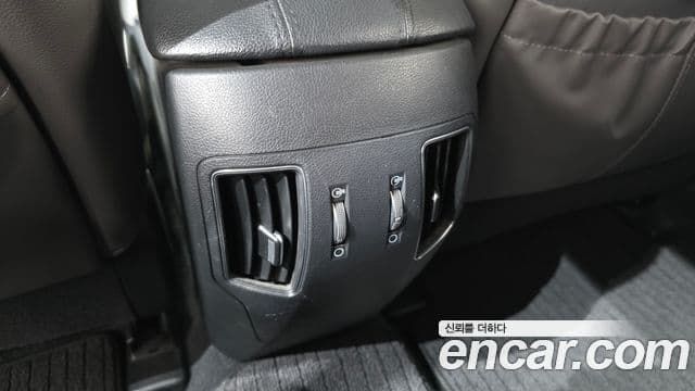 Hyundai YF Sonata люксовая версия, 2010 19