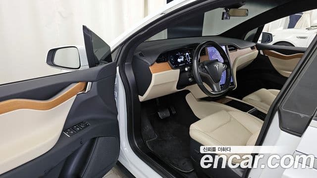 Tesla модель X Long Range, 2020 10