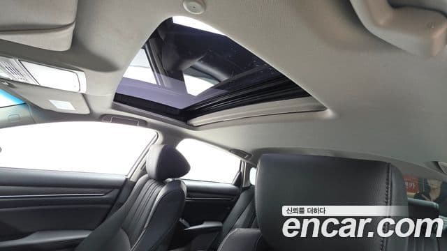 Honda Accord 10세대 1.5 турбо, 2019 17