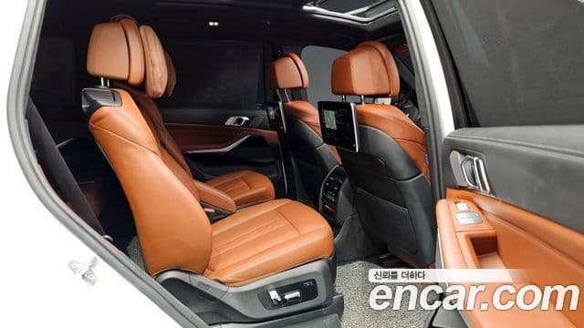 BMW X7 (G07) xDrive 40i M Sport 6인승, 2022 11