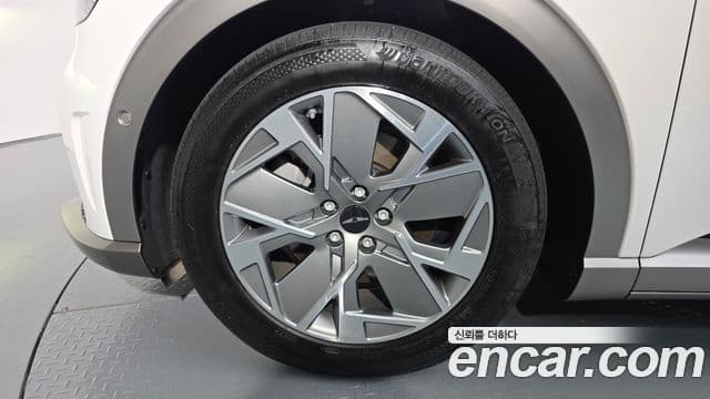 Genesis GV60 Standard, 2023 все фото