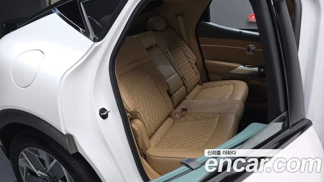 Genesis GV60 Standard, 2023 11