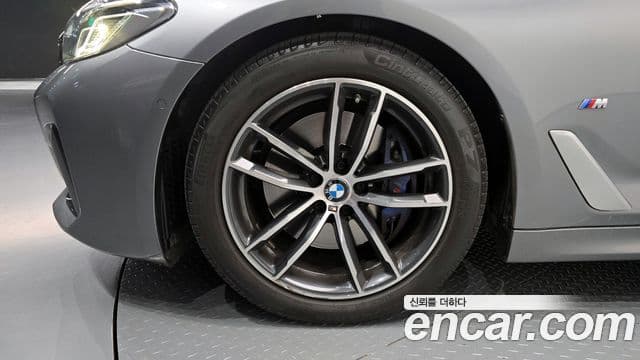 BMW 5시리즈 (G30) 520i M Sport, 2023 все фото