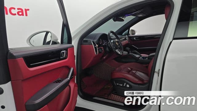 Porsche Cayenne (PO536) 3.0 купе, 2021 10