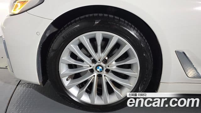 BMW 5시리즈 (G30) Luxury, 2022 все фото