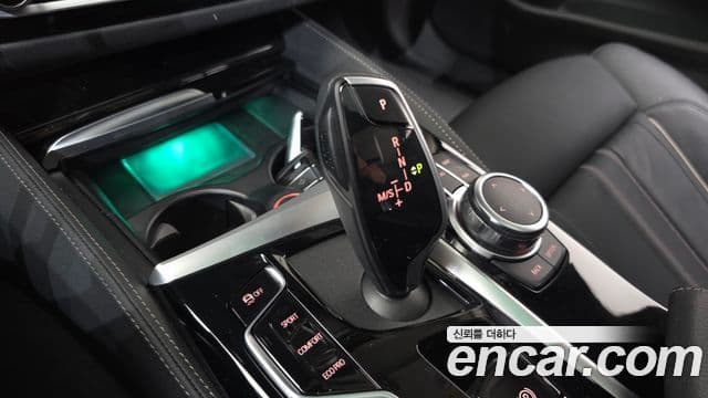 BMW 5시리즈 (G30) Luxury, 2022 9