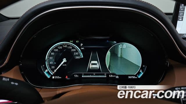 Genesis GV70, 2022 8