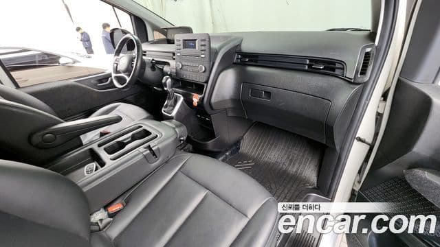 Hyundai Staria Modern, 2023 7