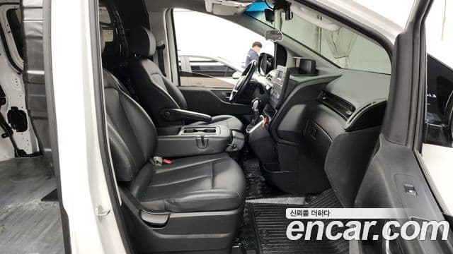 Hyundai Staria Modern, 2023 10