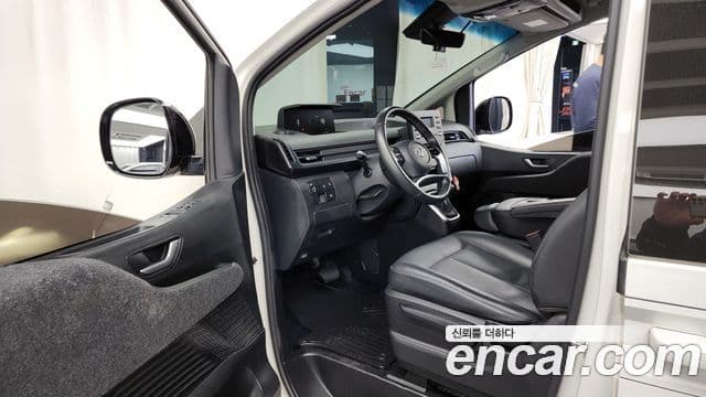 Hyundai Staria Modern, 2023 11