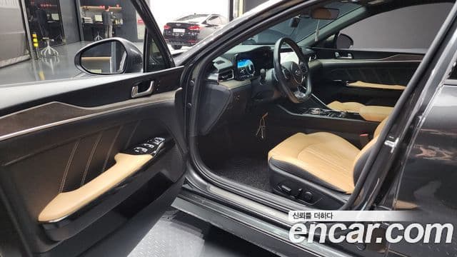 Kia K5 3세대 Signature, 2021 10