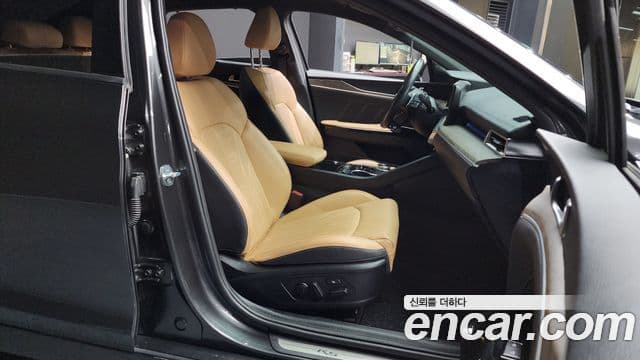 Kia K5 3세대 Signature, 2021 11
