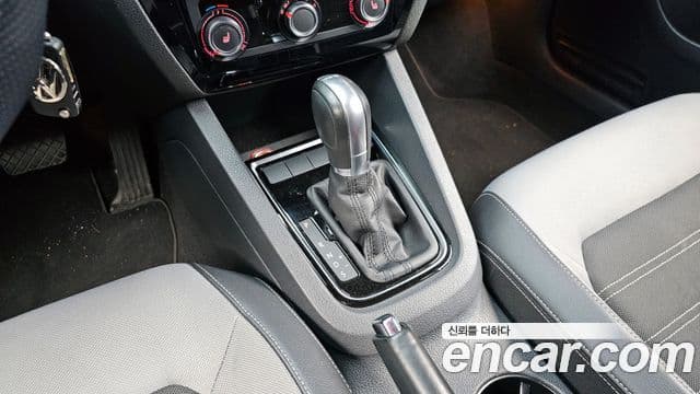 Volkswagen New Jetta 6세대, 2015 9