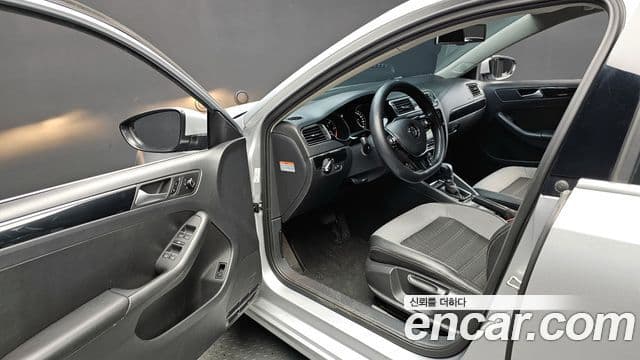 Volkswagen New Jetta 6세대, 2015 11