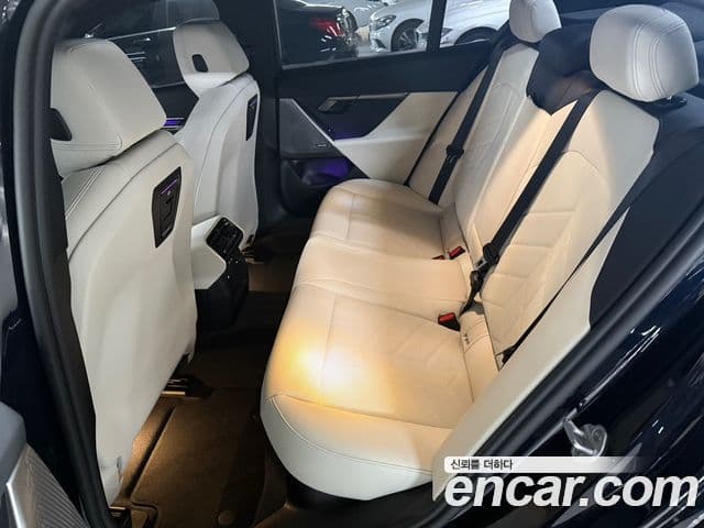 BMW 5시리즈 (G60) 520i M Sport, 2025 11