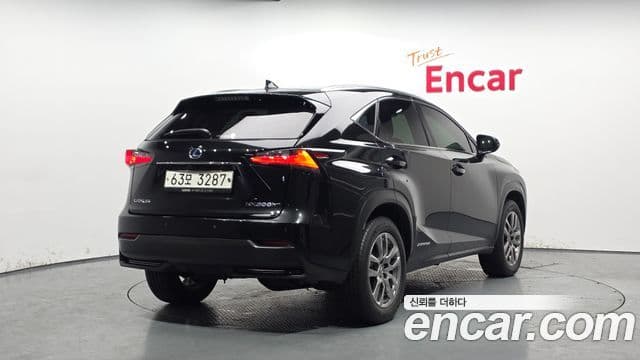 Lexus NX300h Supreme, 2017 2