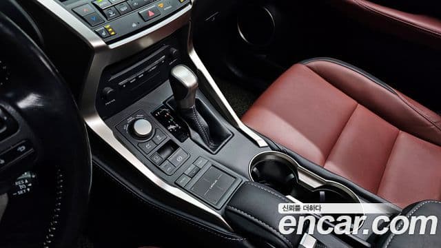 Lexus NX300h Supreme, 2017 9