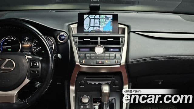 Lexus NX300h Supreme, 2017 16