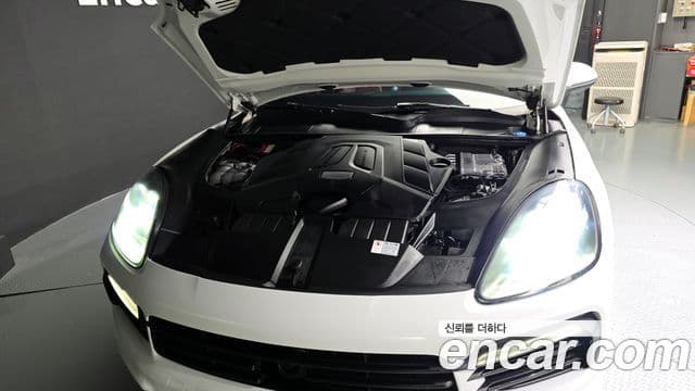 Porsche Cayenne (PO536), 2019 6