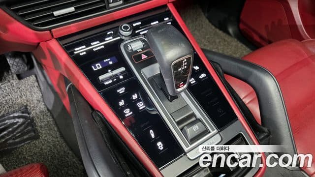 Porsche Cayenne (PO536), 2019 9